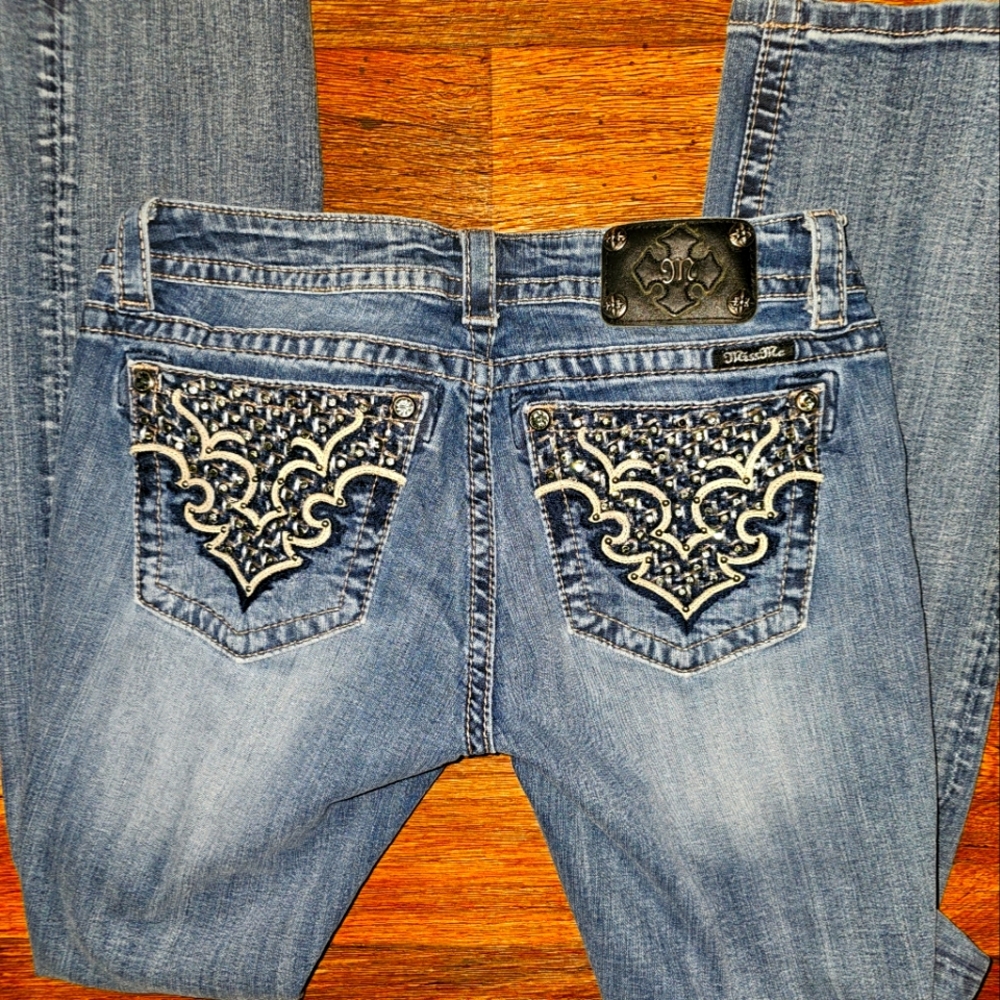 Miss Me straight legcut size 31